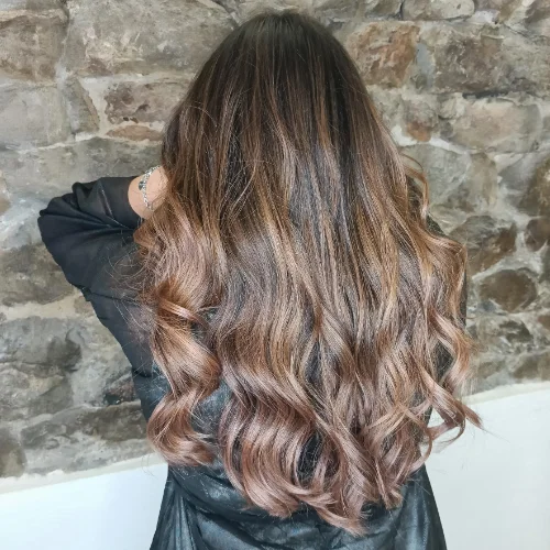 Cliente mora con colore e riflessi