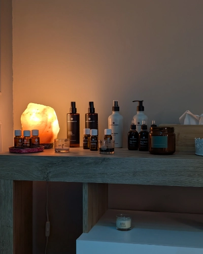Dettaglio prodotti nella stanza esclusiva Hair Spa Vannini a Pisa